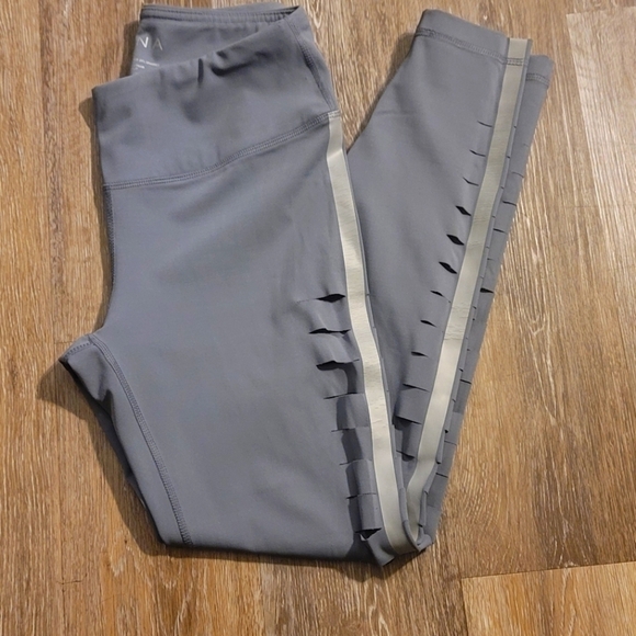 Get it free with a purchase LEGGINGS - Picture 1 of 5